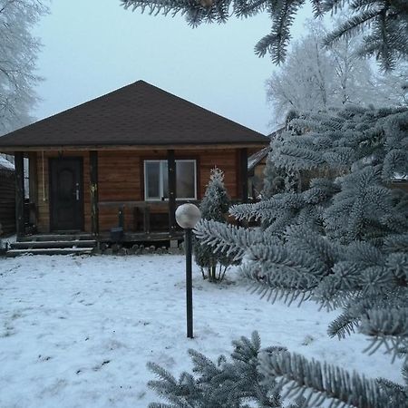 Usadba Kupalinka Hotel Ostrovo ภายนอก รูปภาพ