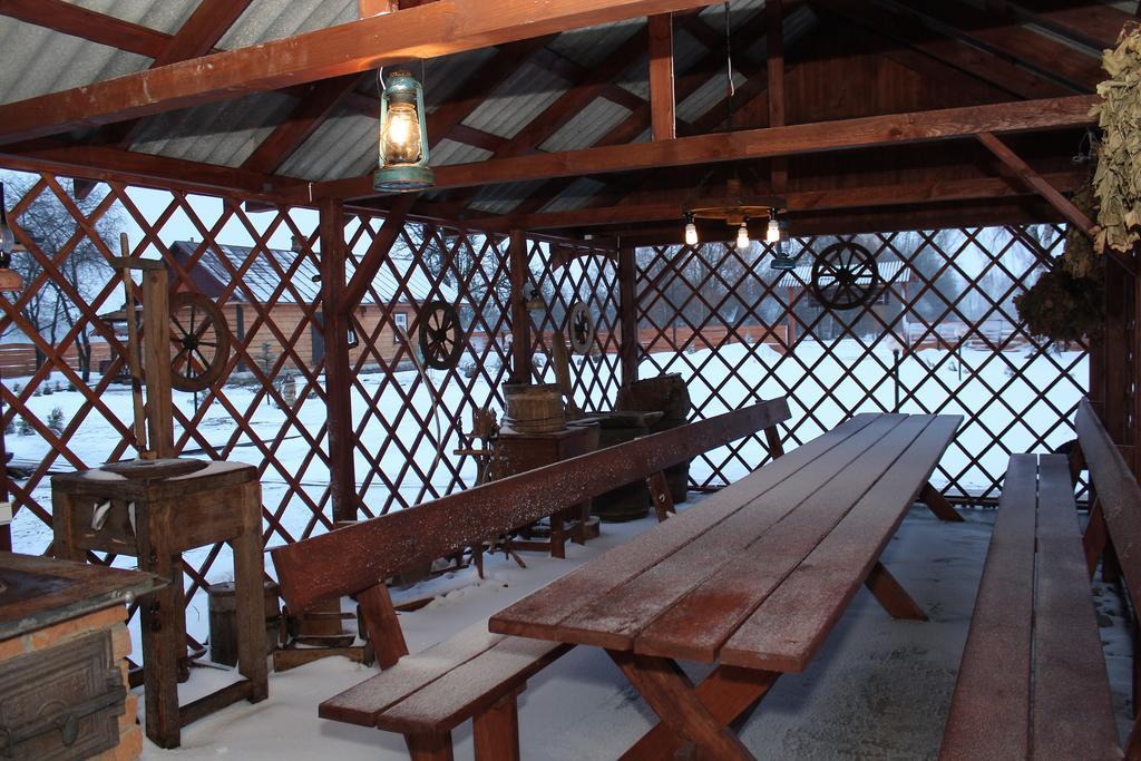 Usadba Kupalinka Hotel Ostrovo ภายนอก รูปภาพ
