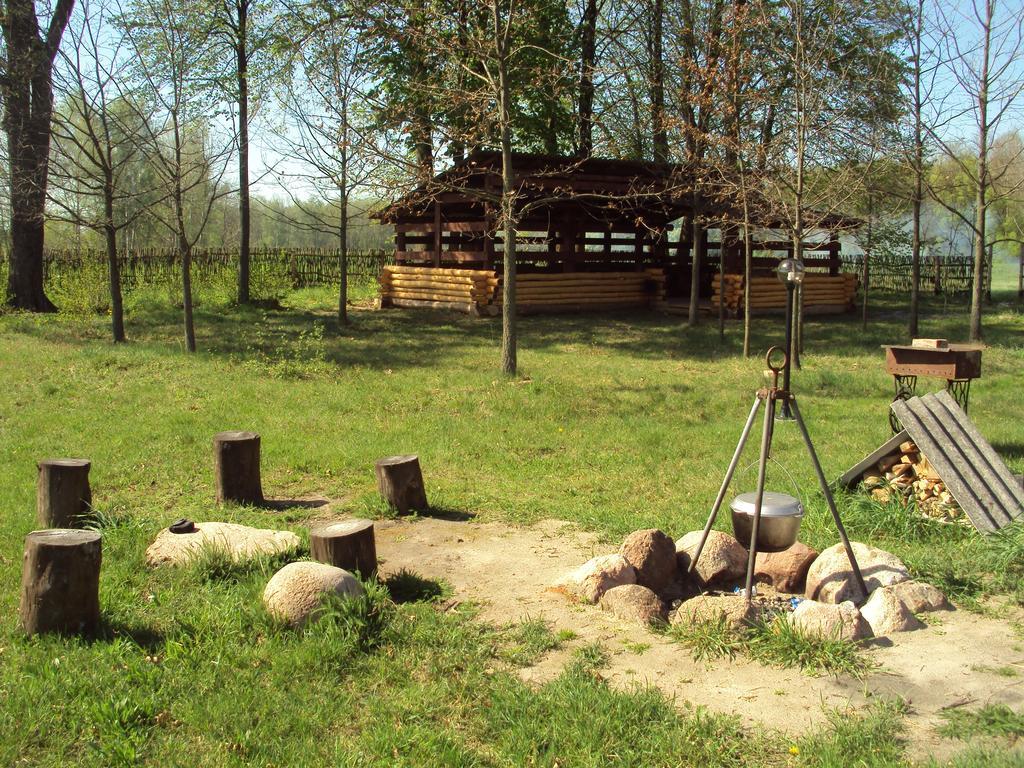 Usadba Kupalinka Hotel Ostrovo ภายนอก รูปภาพ